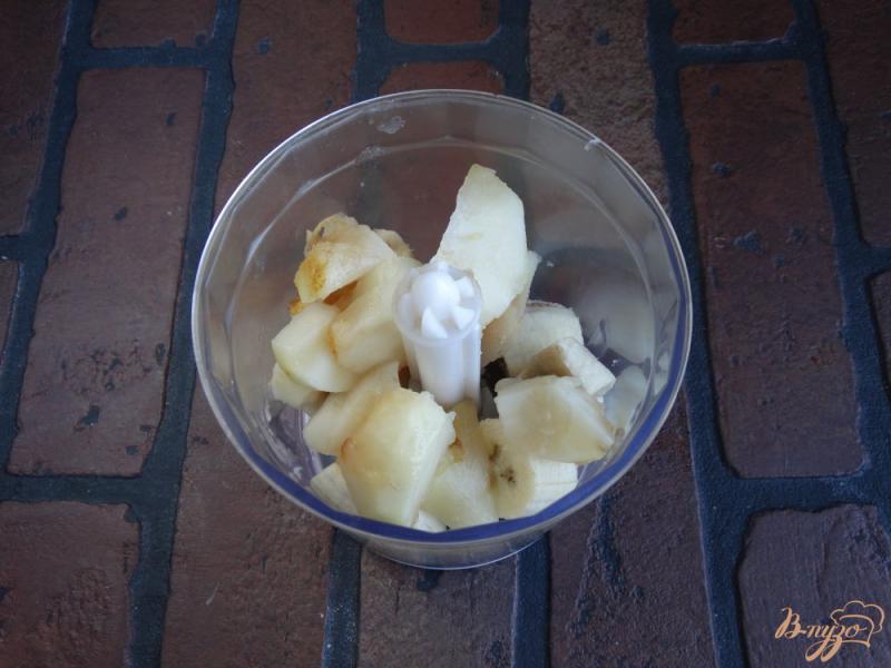 Фото приготовление рецепта: Бананово-грушевый пирог в мультиварке шаг №2