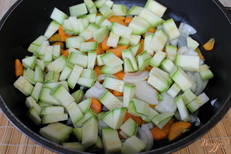 Фото приготовление рецепта: Овощное рагу с фрикадельками шаг №5