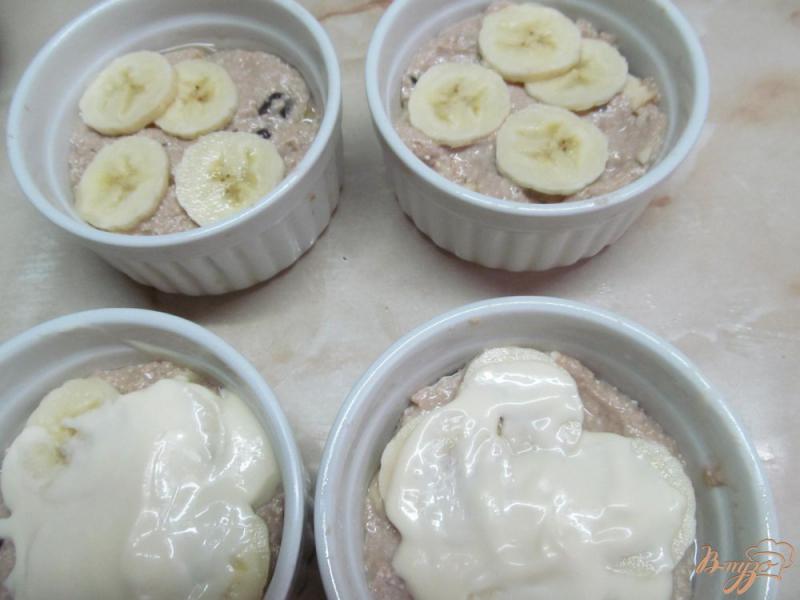 Фото приготовление рецепта: Творожно-шоколадный десерт с бананом шаг №5