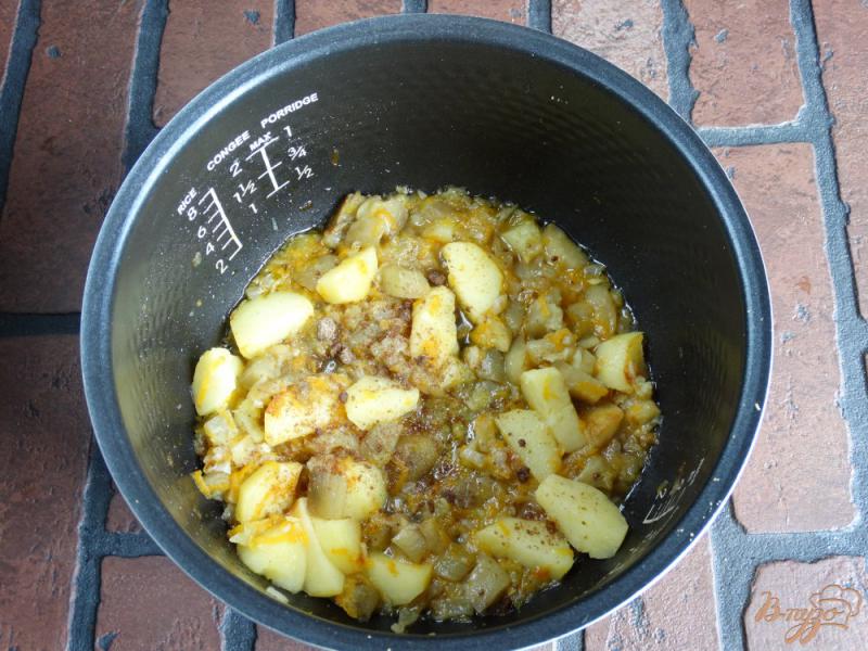 Фото приготовление рецепта: Овощное рагу с баклажанами и кабачками в мультиварке шаг №6