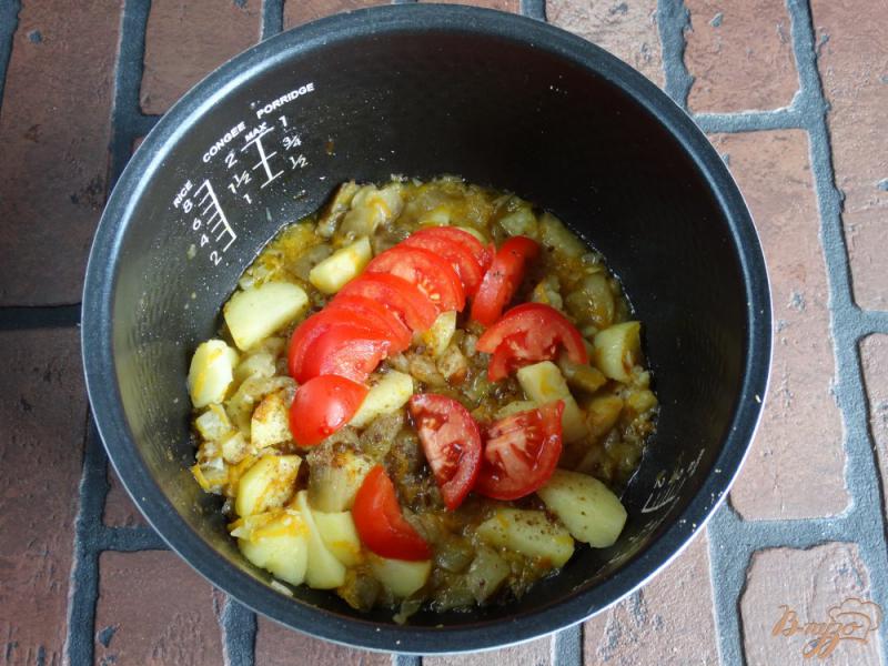 Фото приготовление рецепта: Овощное рагу с баклажанами и кабачками в мультиварке шаг №7