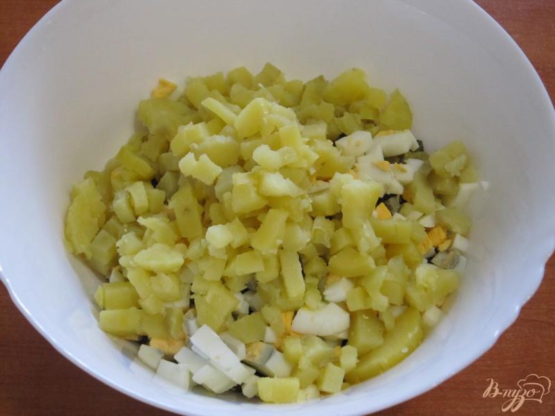 Фото приготовление рецепта: Салат с жаренными грибами шаг №6