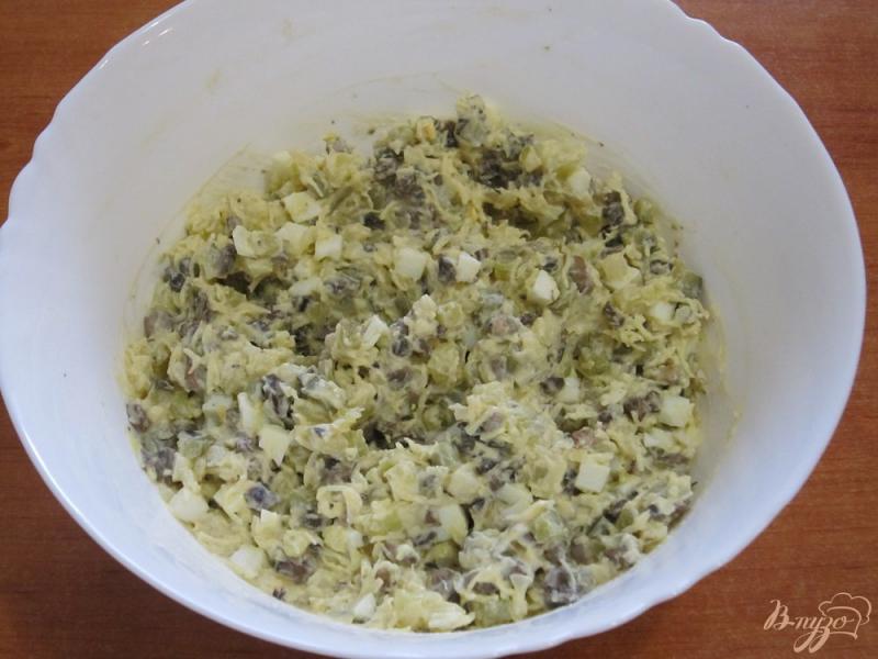 Фото приготовление рецепта: Салат с жаренными грибами шаг №8