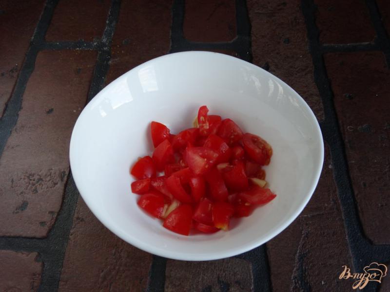 Фото приготовление рецепта: Салат с кальмаром и зеленым яблоком шаг №2