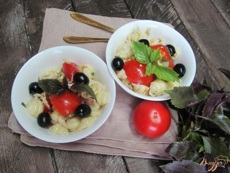 Фото приготовление рецепта: Салат с ракушками шаг №4