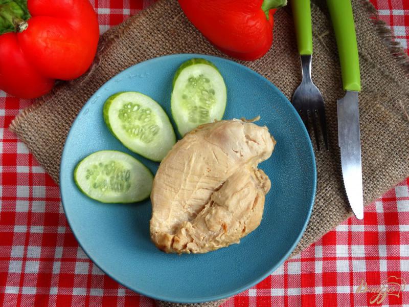 Фото приготовление рецепта: Куриная грудка в кефирно-имбирном маринаде шаг №7