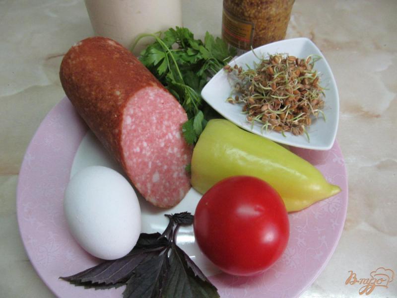 Фото приготовление рецепта: Овощной салат с ростками пшеницы шаг №1