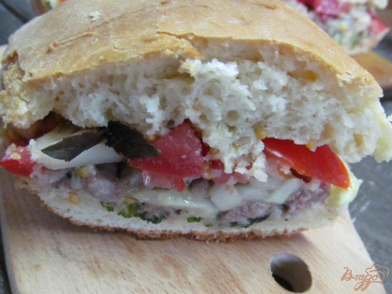 Фото приготовление рецепта: Огромный сендвич шаг №9