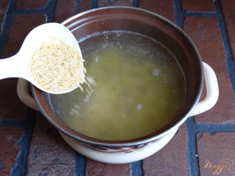 Фото приготовление рецепта: Томатный суп с ризони шаг №4