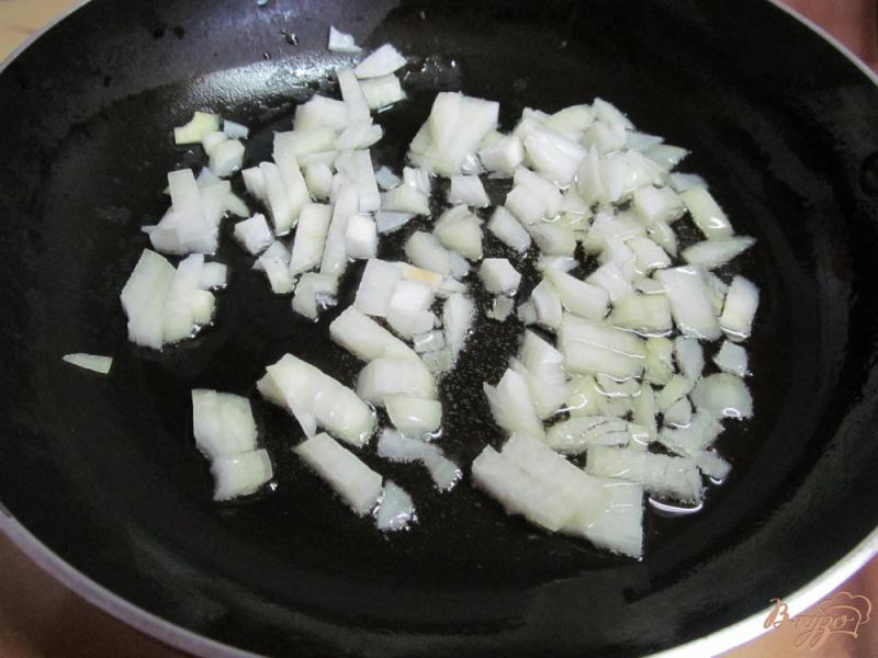 Фото приготовление рецепта: Болгарский перец в овощах шаг №2