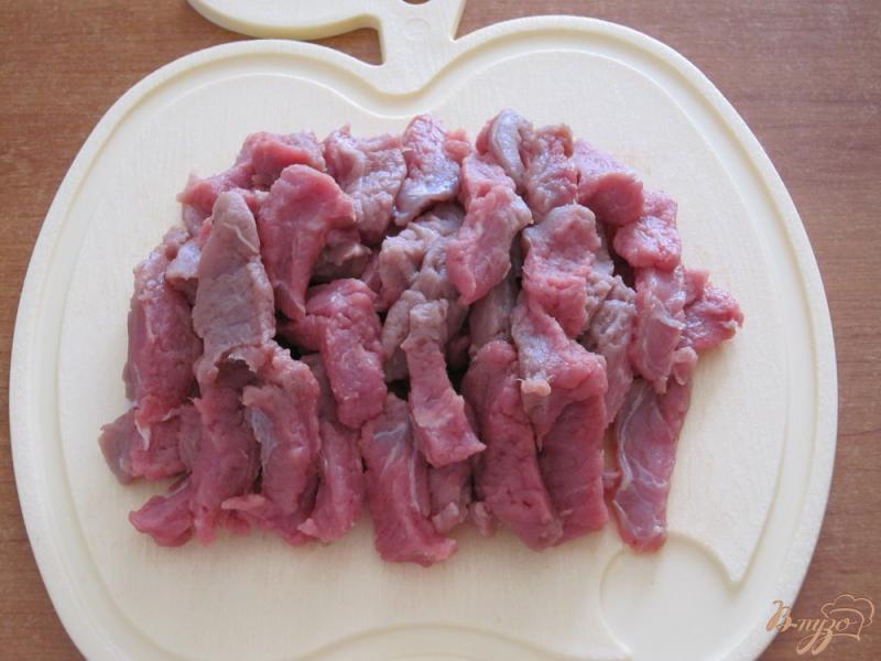 Фото приготовление рецепта: Бефстроганов из говядины в мультиварке шаг №4