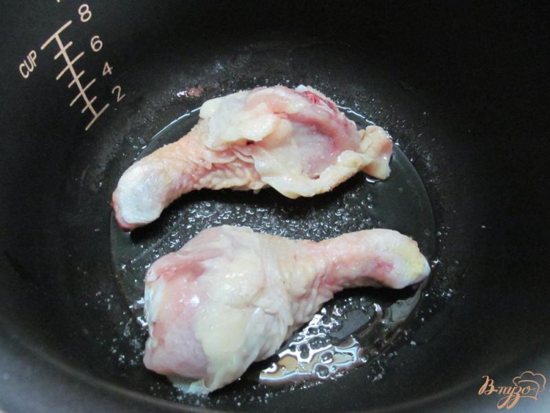 Фото приготовление рецепта: Куриные ножки с овощами и яблоками в мультиварке шаг №1