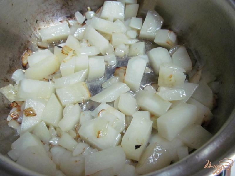 Фото приготовление рецепта: Суп из кильки в томате шаг №2