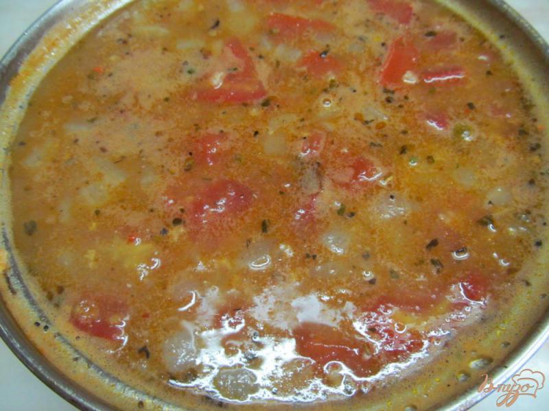 Фото приготовление рецепта: Суп из кильки в томате шаг №7