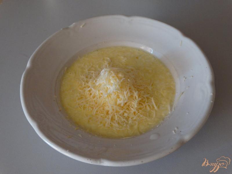 Фото приготовление рецепта: Сырные гренки с болгарским перцем шаг №4