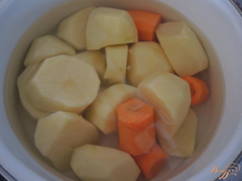 Фото приготовление рецепта: Суп с картофельными клецками шаг №2