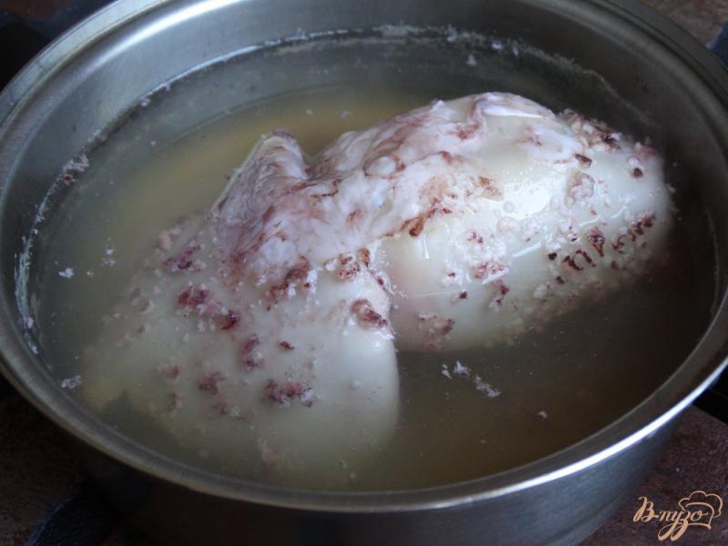 Фото приготовление рецепта: Рисовая лапша с кальмарами и грибами шаг №1
