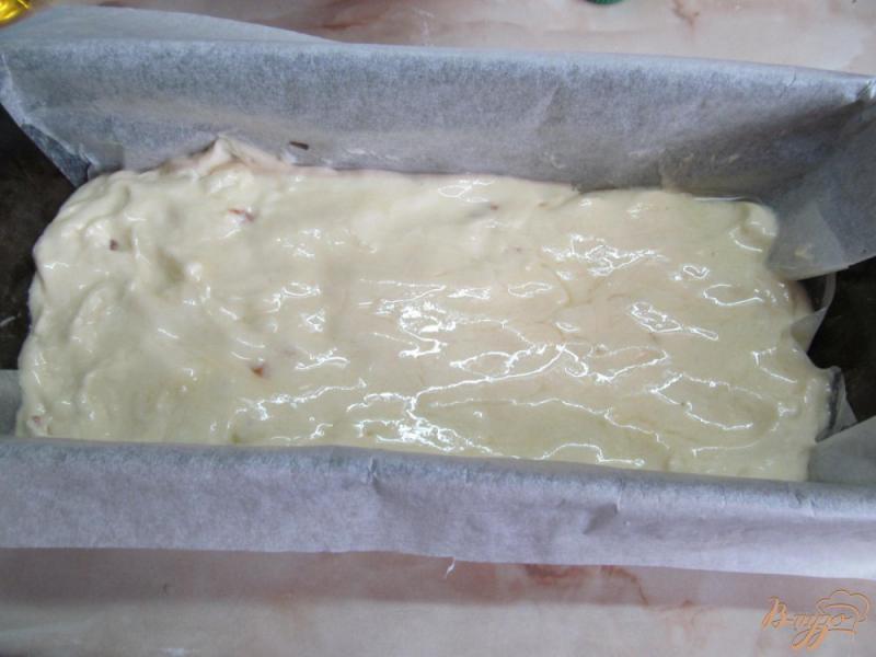 Фото приготовление рецепта: Рассыпчатый кекс на кефире с курагой шаг №6
