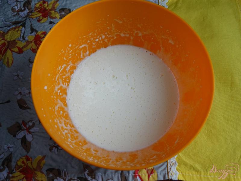 Фото приготовление рецепта: Кекс на сметане с абрикосами шаг №2