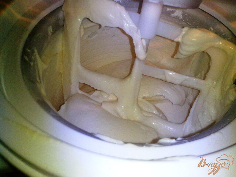 Фото приготовление рецепта: Творожное мороженое в мороженнице шаг №3