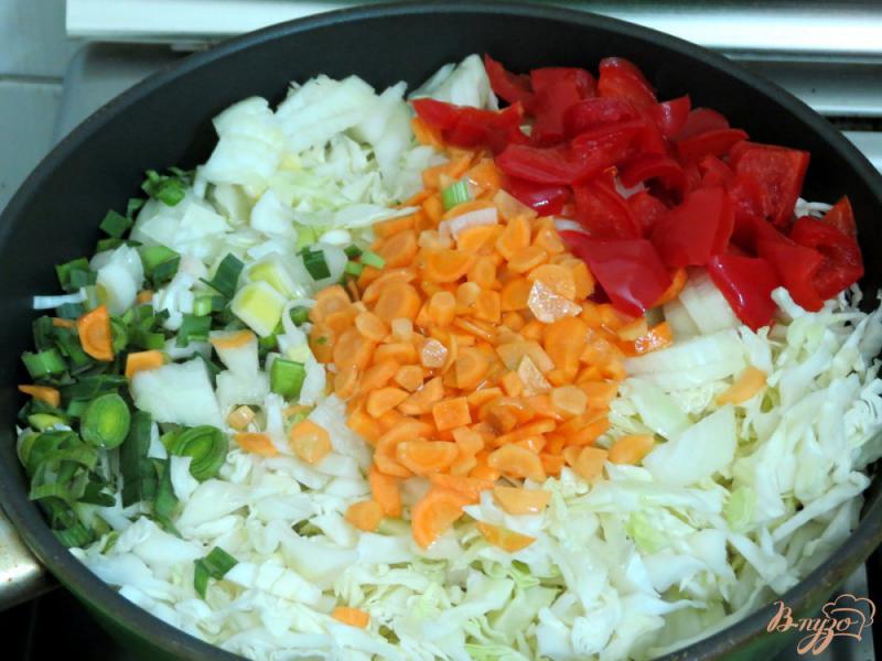 Фото приготовление рецепта: Вермишель с овощами шаг №6