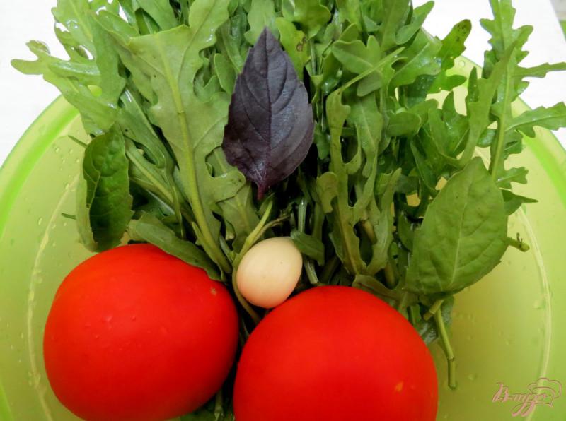 Фото приготовление рецепта: Салат с рукколой и с помидорами шаг №1