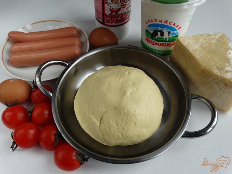 Фото приготовление рецепта: Тарт с помидорами черри и сосисками шаг №1
