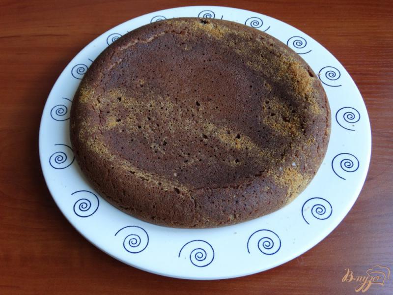 Фото приготовление рецепта: Шоколадный пирог на йогурте шаг №9