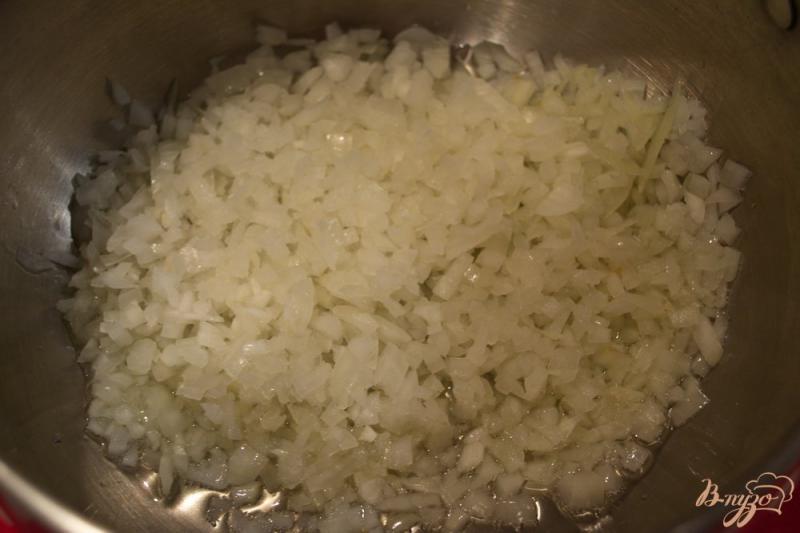 Фото приготовление рецепта: Рис с сушеными грибами шаг №2