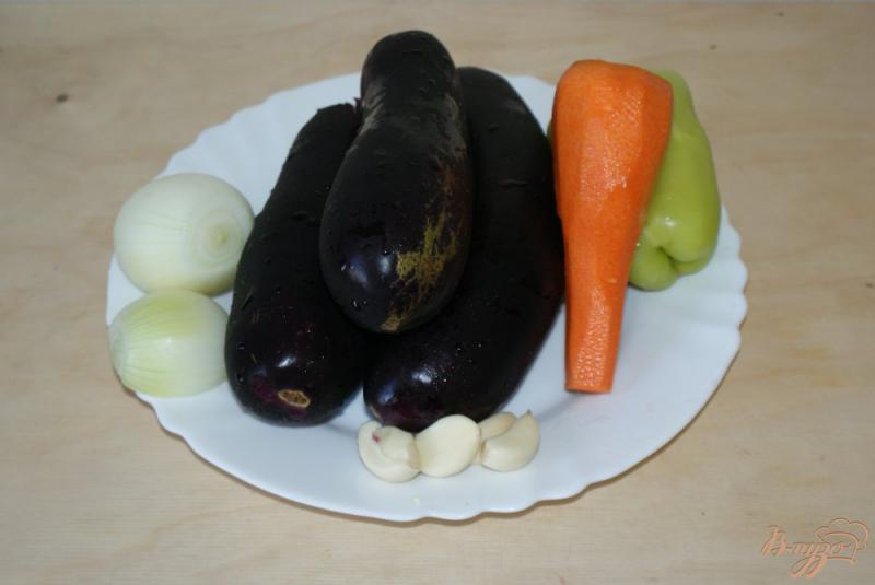 Фото приготовление рецепта: Тушеные баклажаны с овощами шаг №1