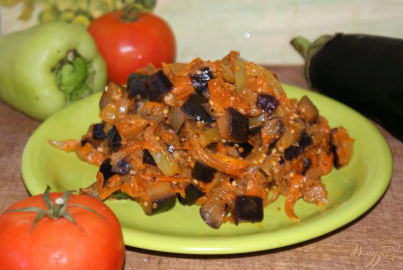 Фото приготовление рецепта: Тушеные баклажаны с овощами шаг №7
