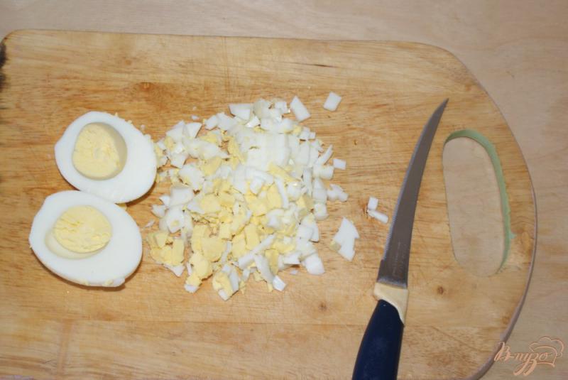 Фото приготовление рецепта: Пирог с капустой и яйцами шаг №3