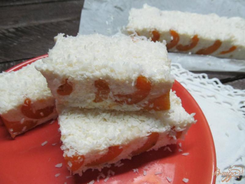 Фото приготовление рецепта: Творожный десерт с абрикосом шаг №10