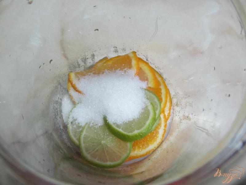 Фото приготовление рецепта: Апельсиновый напиток в жару шаг №2