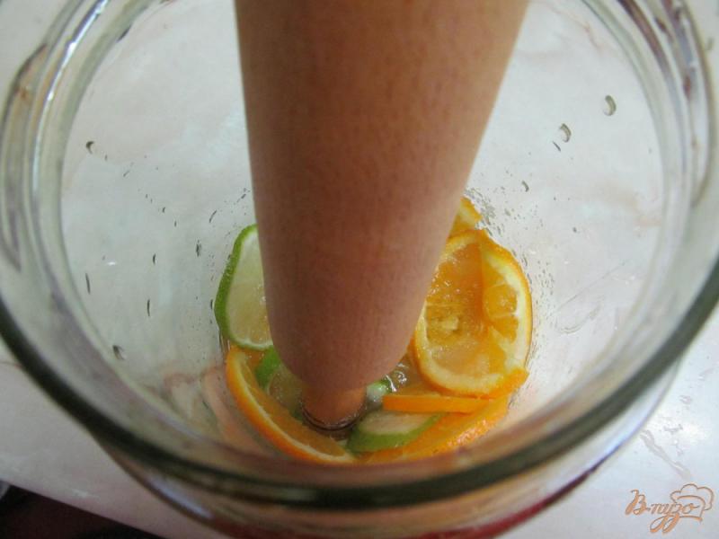 Фото приготовление рецепта: Апельсиновый напиток в жару шаг №3