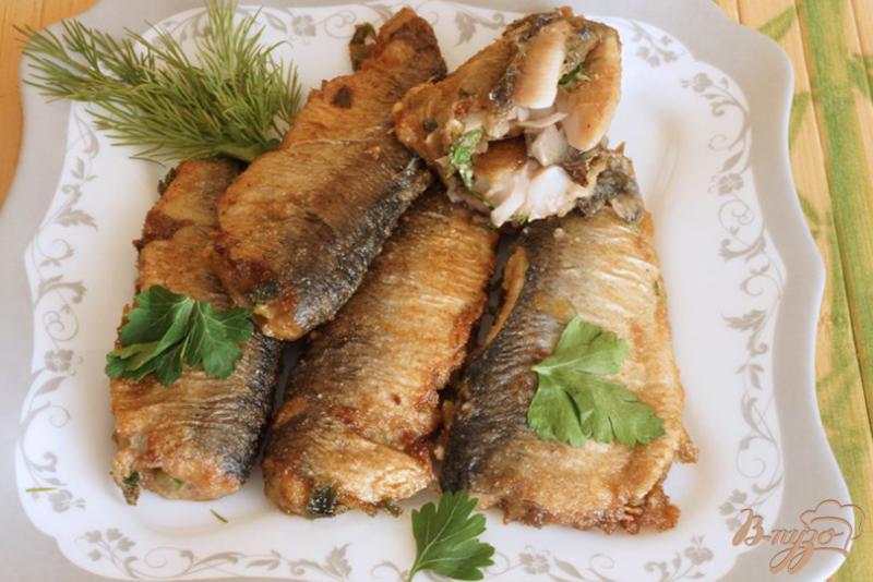 Фото приготовление рецепта: Рыба с зеленью шаг №7