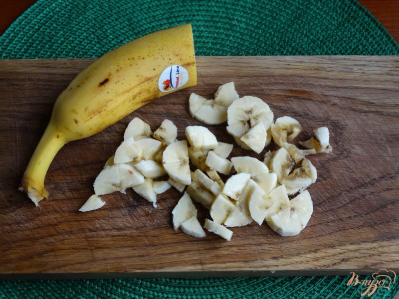 Фото приготовление рецепта: Банановые маффины на сметане шаг №7
