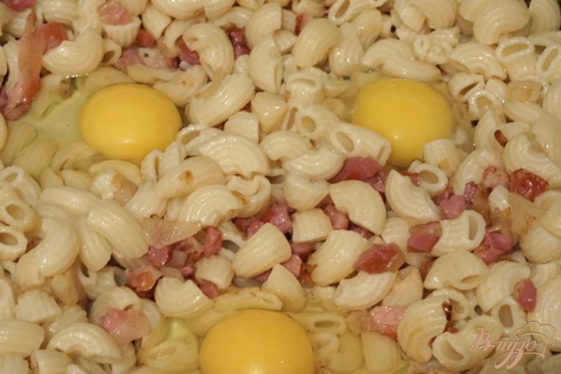 Фото приготовление рецепта: Макароны в стиле Карбонара с яйцом шаг №6