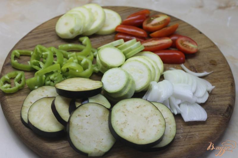 Фото приготовление рецепта: Запеченные овощи под сыром шаг №2