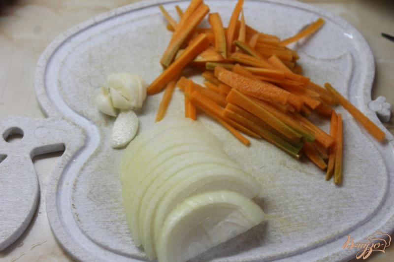 Фото приготовление рецепта: Субпродукты тушенные с овощами в томатном соусе шаг №3