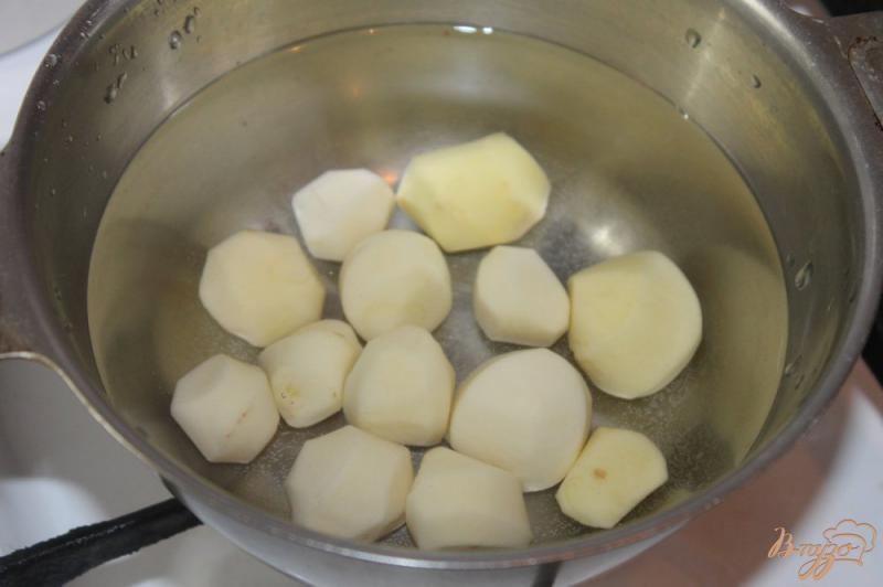 Фото приготовление рецепта: Молодой картофель с кабачками и болгарским перцем шаг №2