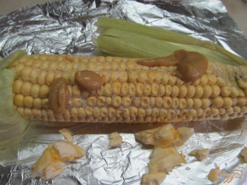 Фото приготовление рецепта: Кукуруза запеченная в фольге шаг №2
