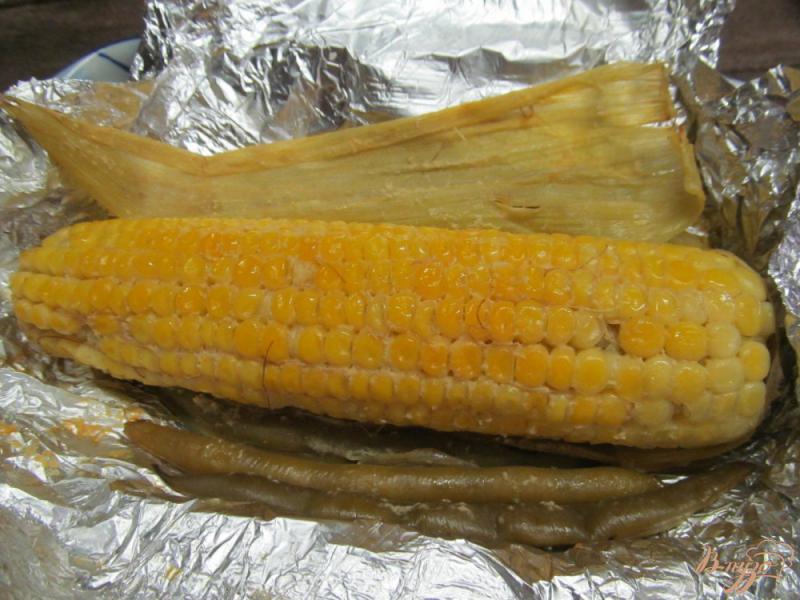 Фото приготовление рецепта: Кукуруза запеченная в фольге шаг №4