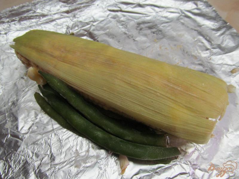 Фото приготовление рецепта: Кукуруза запеченная в фольге шаг №3