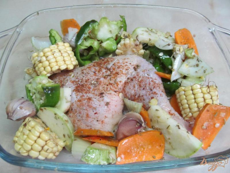 Фото приготовление рецепта: Куриные окорока в овощах шаг №2