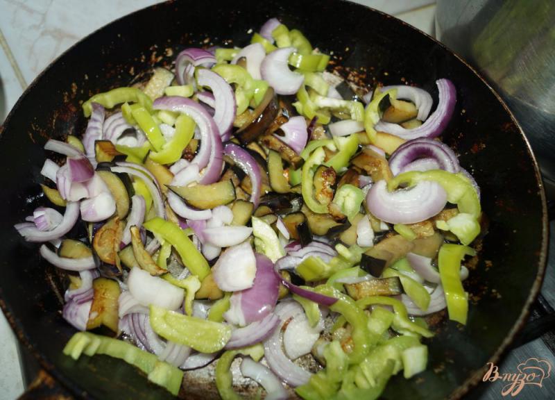 Фото приготовление рецепта: Пикантный овощной салатик шаг №4