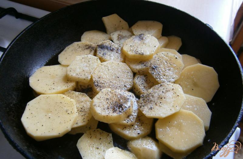 Фото приготовление рецепта: Картофель с грибами в сметане шаг №1
