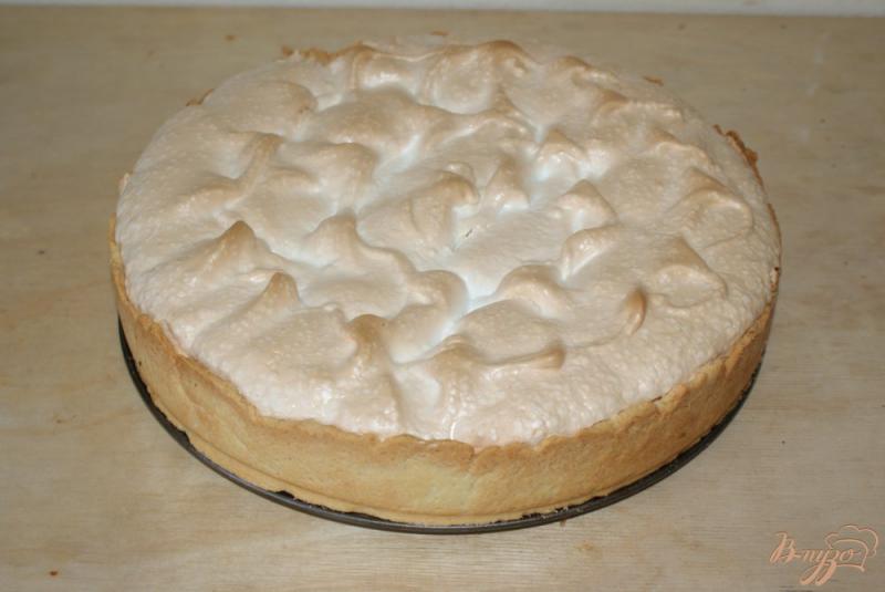 Фото приготовление рецепта: Лимонный пирог с меренгой шаг №12