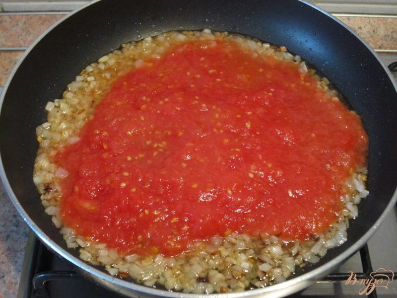 Фото приготовление рецепта: Паста с соусом и фрикадельками шаг №6
