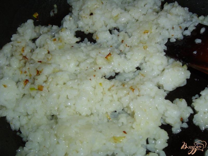 Фото приготовление рецепта: Японский завтрак - омлет с рисом шаг №3
